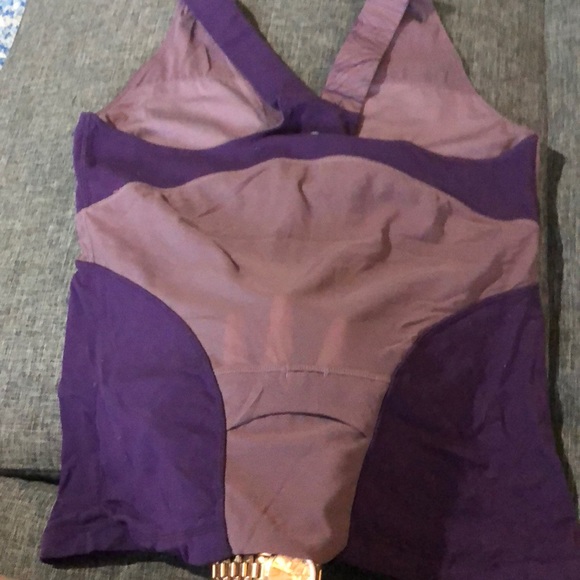 Lululemon Athletic top. Sz6.Sheer back Wide straps - Picture 4 of 5